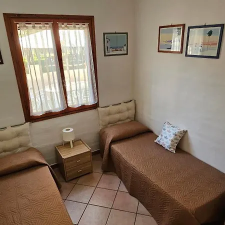 Casa Spiga - Solanas, Near The Semesterbostad